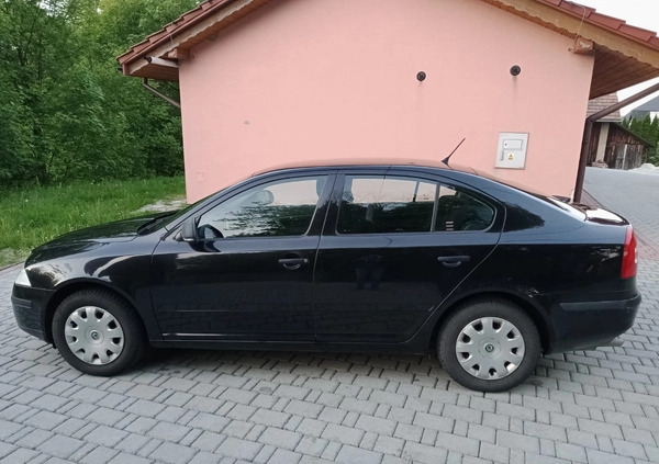 Skoda Octavia cena 20000 przebieg: 203245, rok produkcji 2011 z Piława Górna małe 67